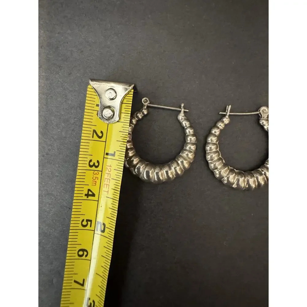 Ribbed Hoop Earrings sterling Silver 925 Round Hinged Closure No Stone